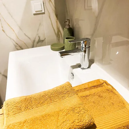 180° View In Diamond Building * Escópia