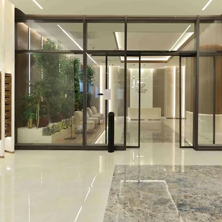 180° View In Diamond Building