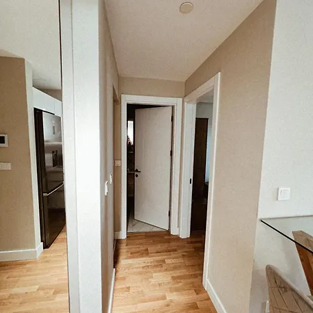 180° View In Diamond Building Apartment