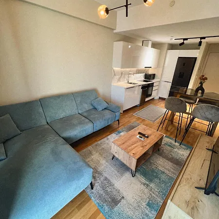 Apartment 180° View In Diamond Building