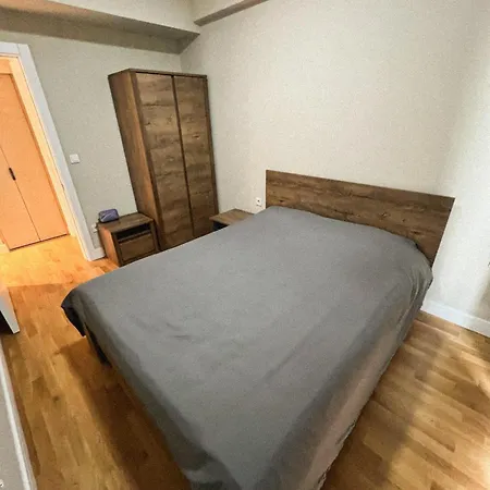 180° View In Diamond Building Apartment *