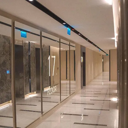 Apartment 180° View In Diamond Building *