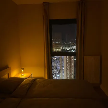 180° View In Diamond Building