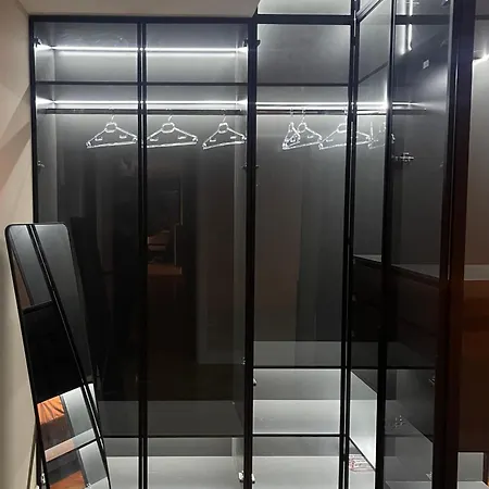 180° View In Diamond Building Lejlighed *