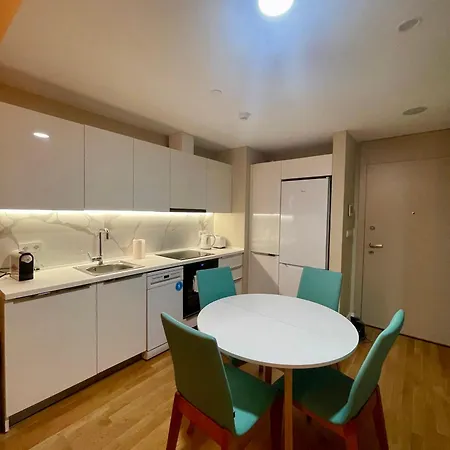180° View In Diamond Building *