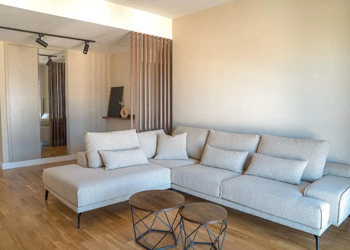 Apartment 180° View In Diamond Building *