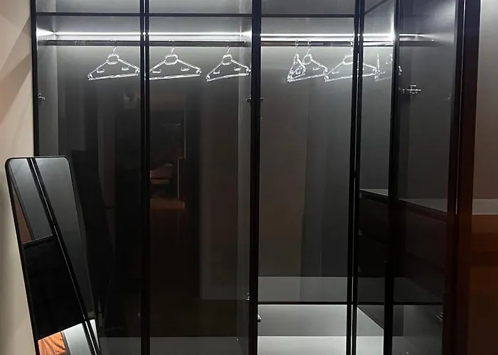 180° View In Diamond Building Apartment *