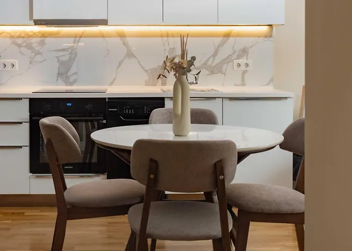 180° View In Diamond Building