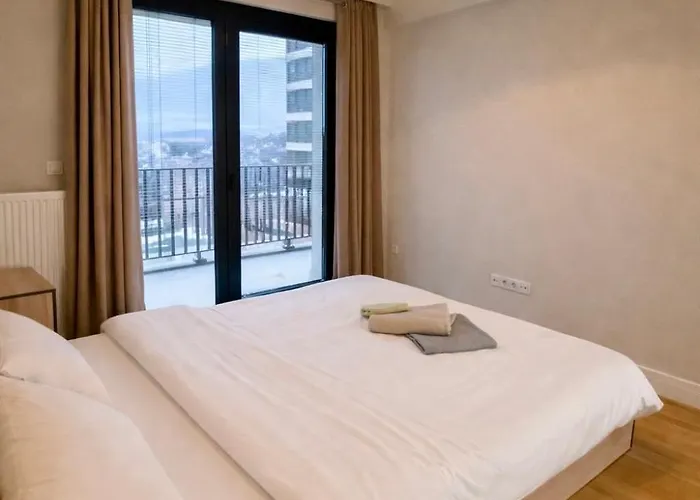 180° View In Diamond Building