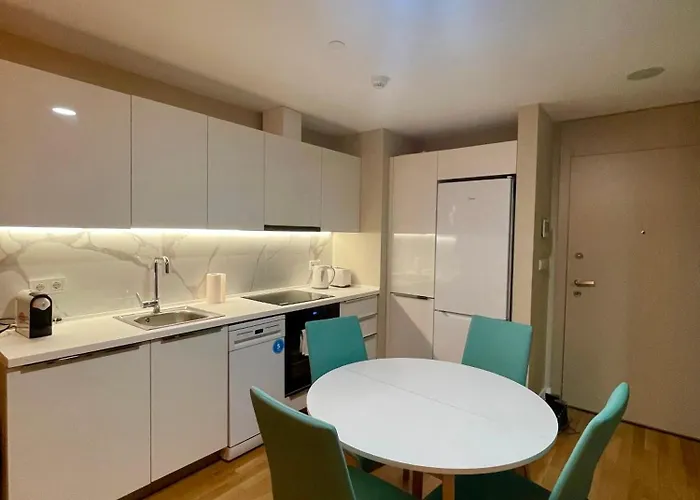 180° View In Diamond Building *